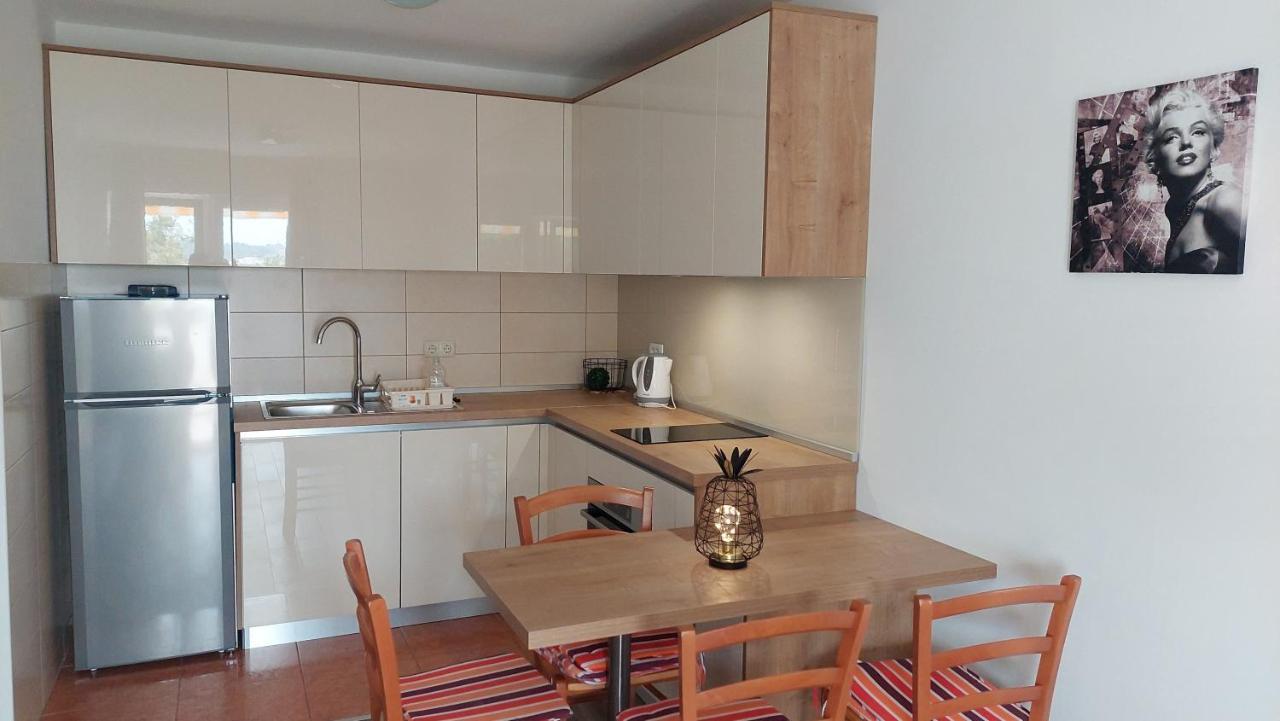 Apartments Nikola Caska Novalja Eksteriør billede
