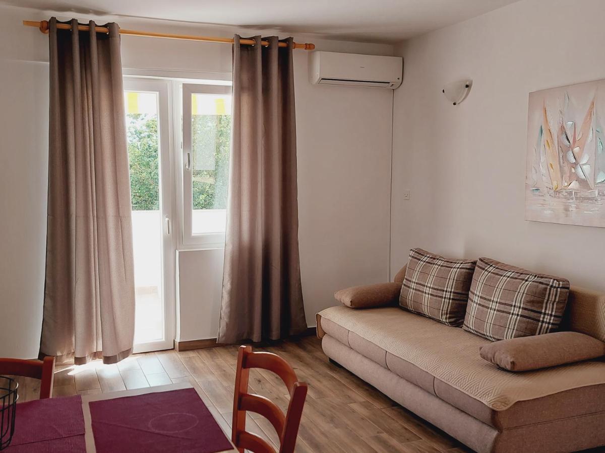Apartments Nikola Caska Novalja Eksteriør billede