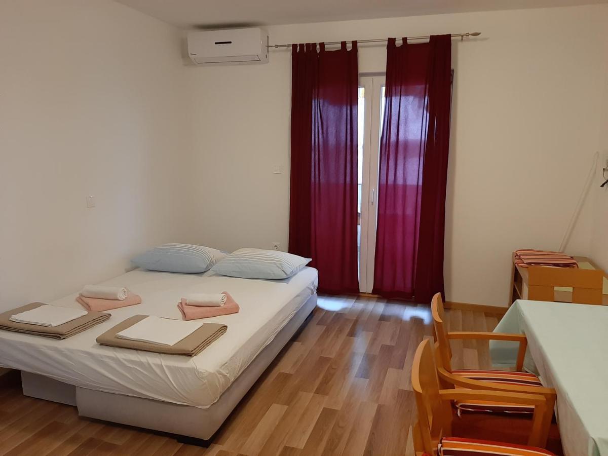 Apartments Nikola Caska Novalja Eksteriør billede